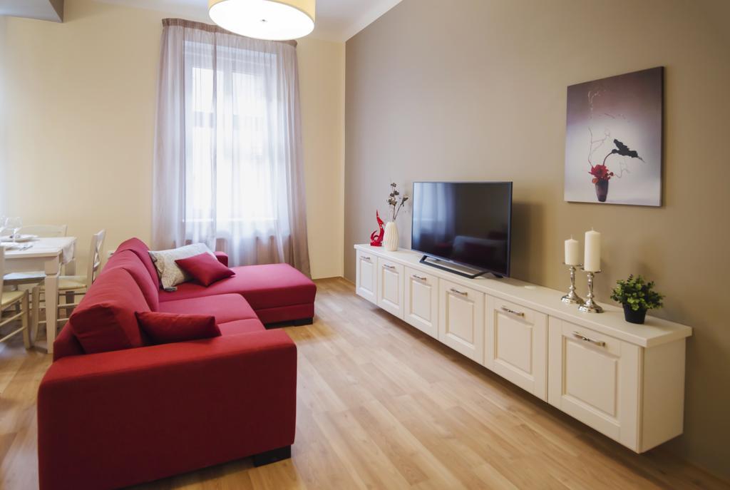 Apartment Za Poricskou Branou Prague Exterior photo
